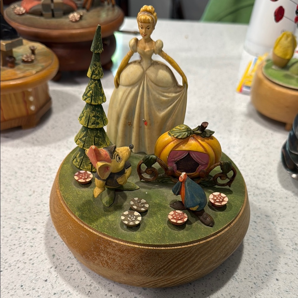 Whimsical Green and Yellow Fairy Tale Music Box Walt Disney 1971 Cinderella